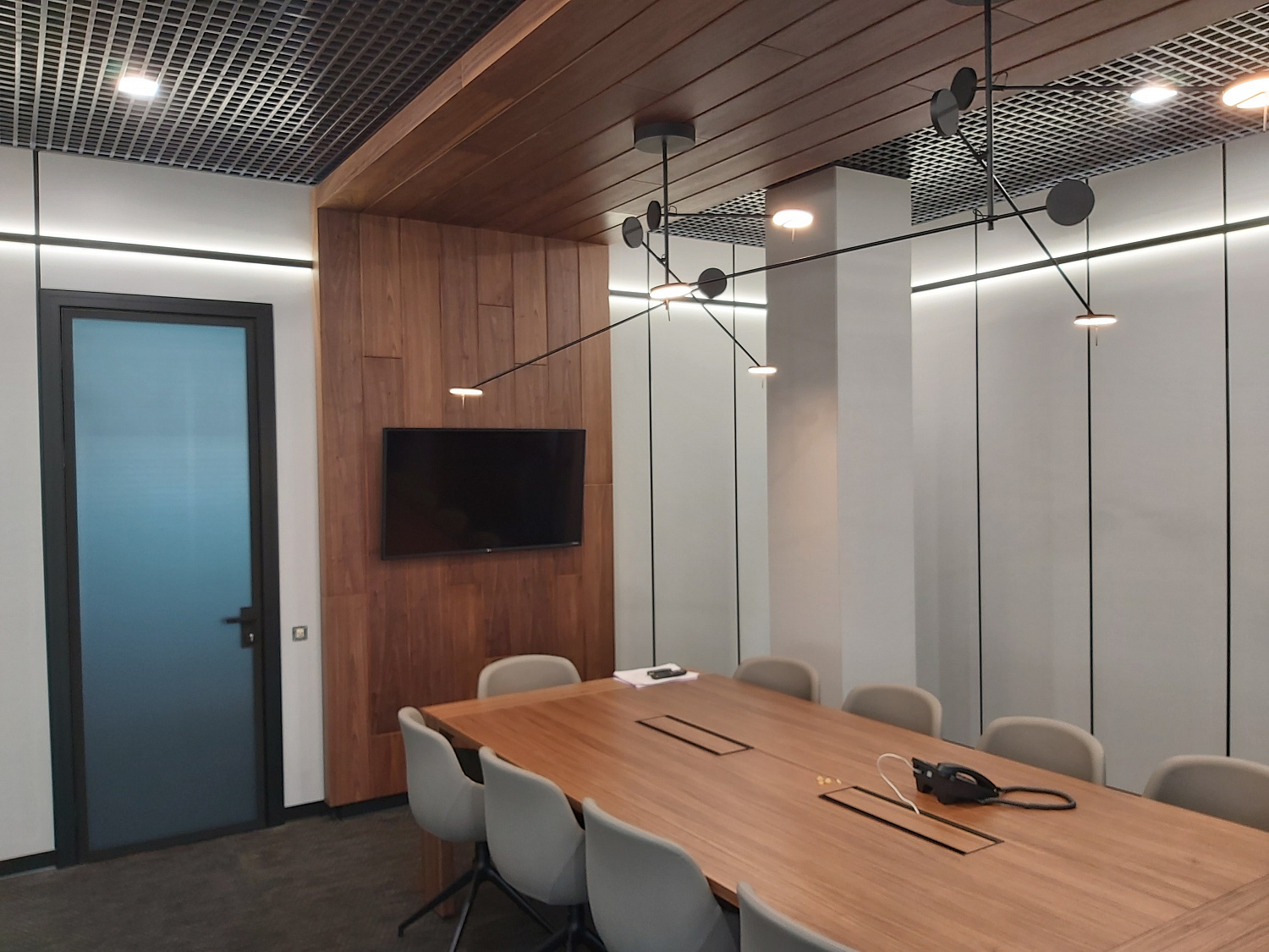 Kancelária výrobnej spoločnosti