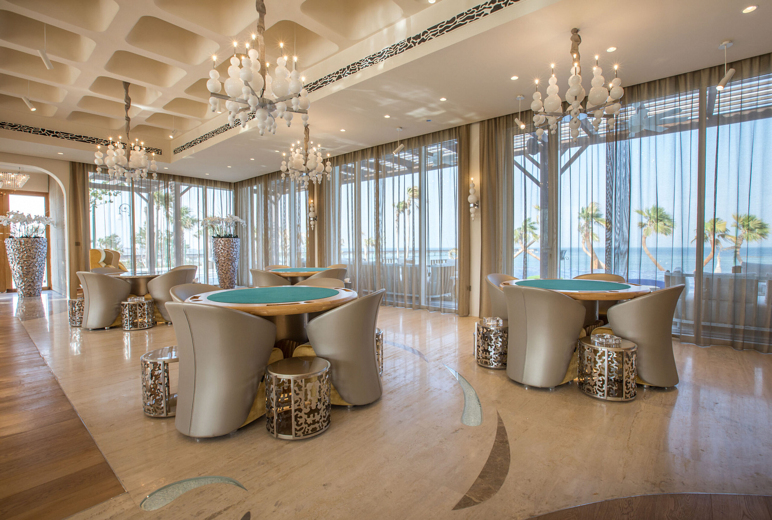 Lieferung von Lampen und Kronleuchtern